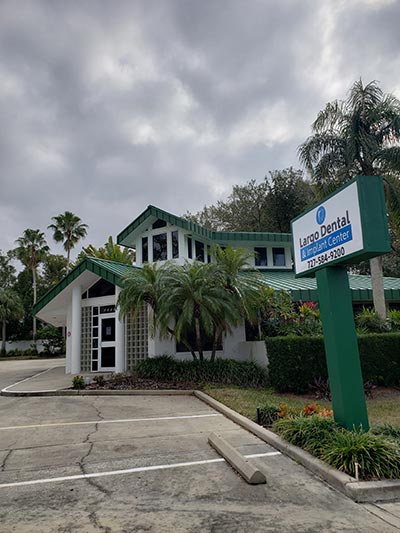 outside view of largo dental and implant center